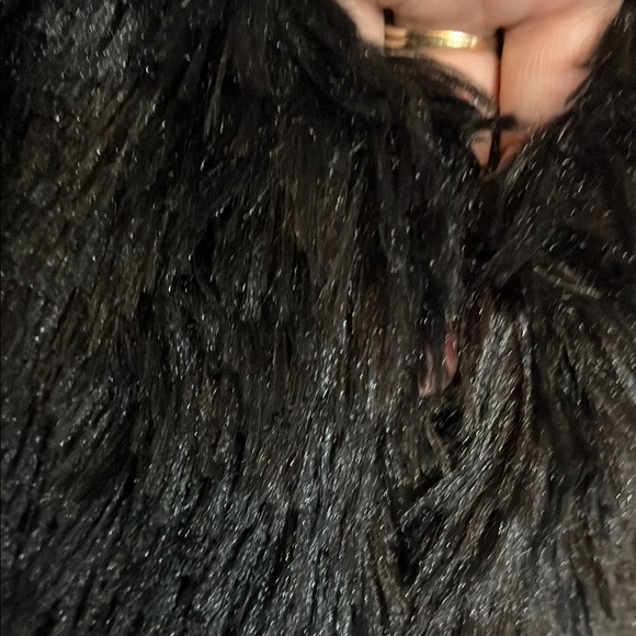 ❇️NWOT Angie Black Luxurious Faux Fur Vest - Stunning/ longer length Sz L - Picture 6 of 12